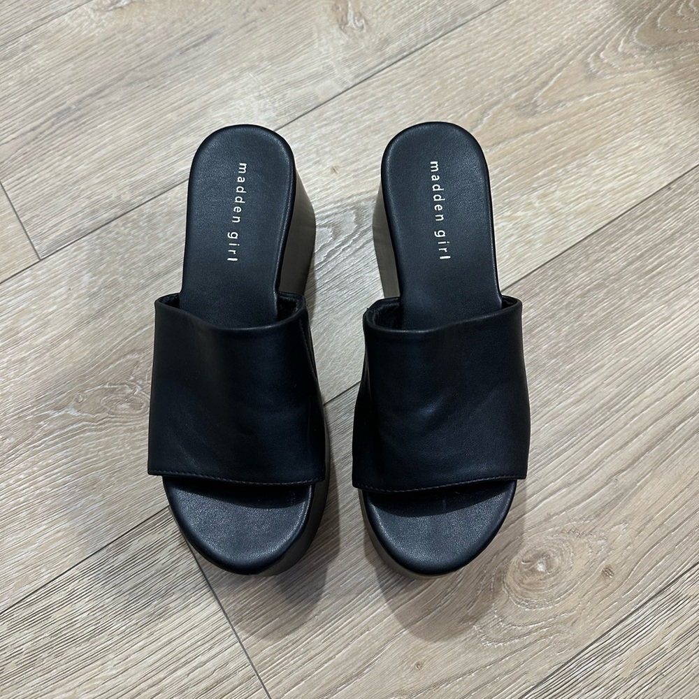 Madden girl platform sandal